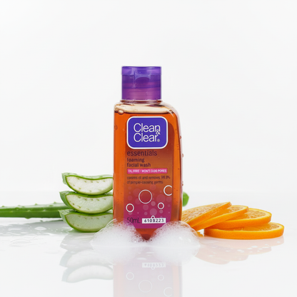 Clean & Clear Essentials Foaming Facial Wash (50ml)